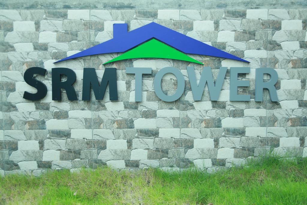Апартаменти Srm Tower Residency Ґуруваюр Екстер'єр фото